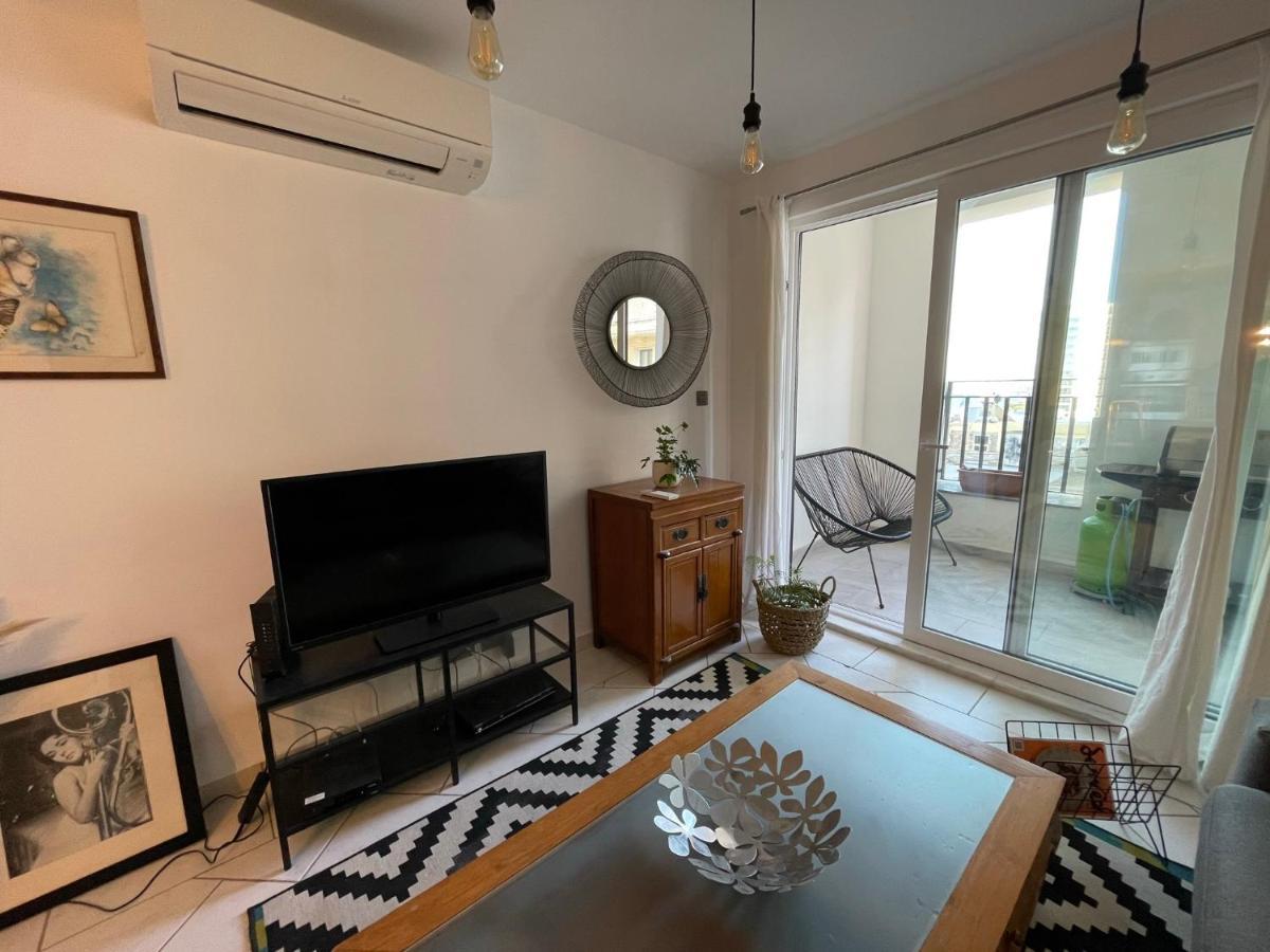 Spacious Seaview Sliema Apt, Steps From Valletta Ferry Exterior photo