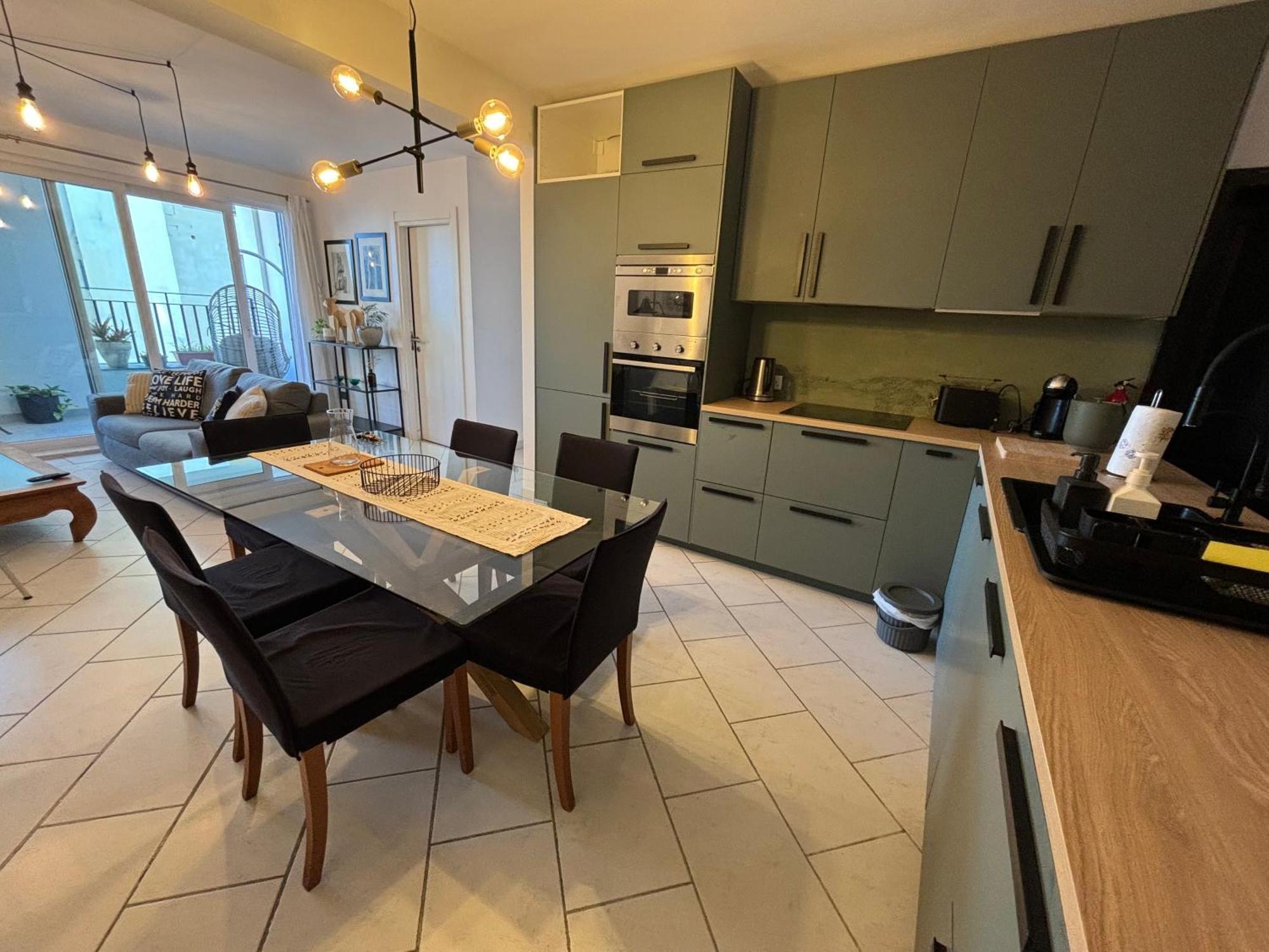 Spacious Seaview Sliema Apt, Steps From Valletta Ferry Exterior photo
