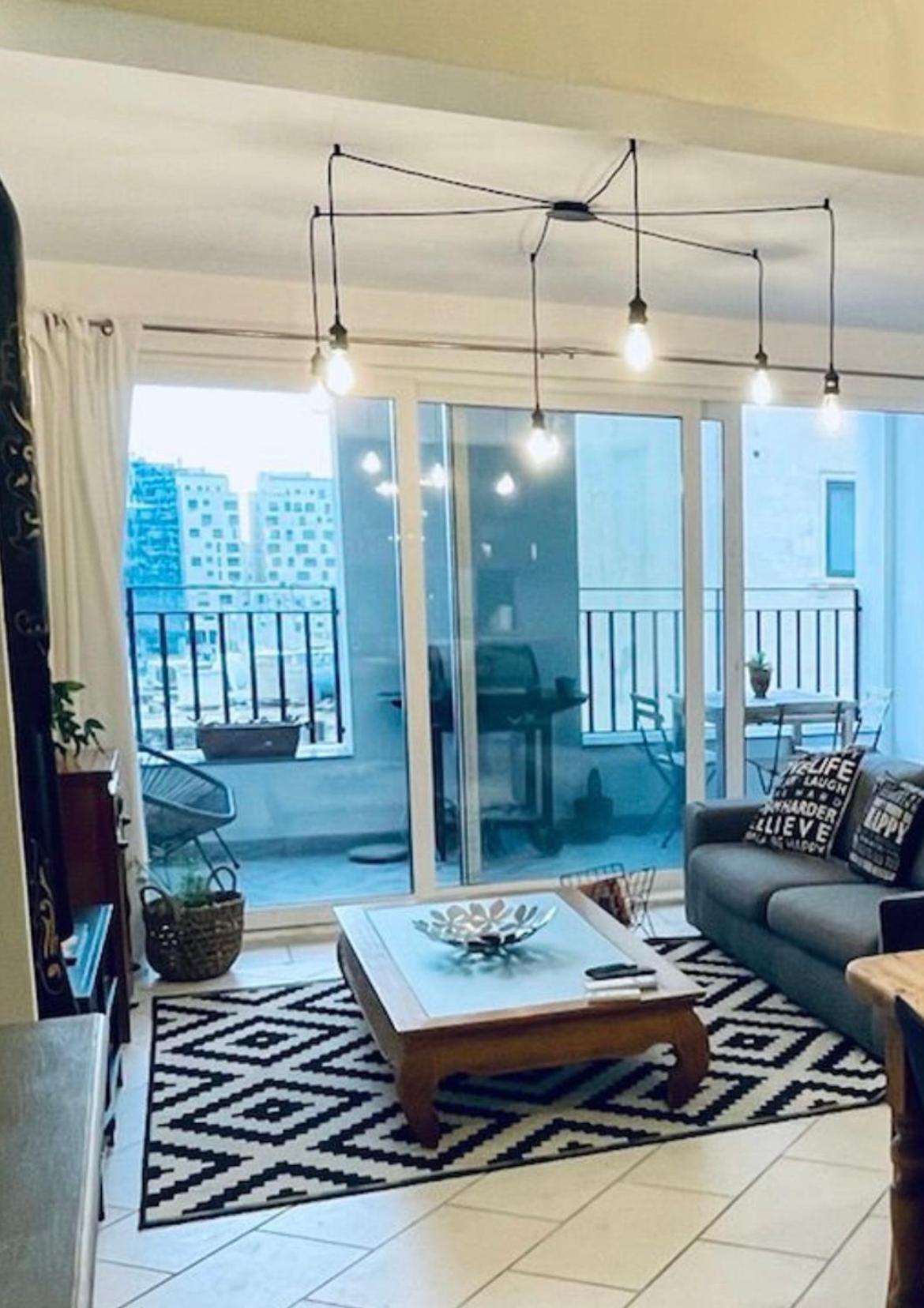Spacious Seaview Sliema Apt, Steps From Valletta Ferry Exterior photo