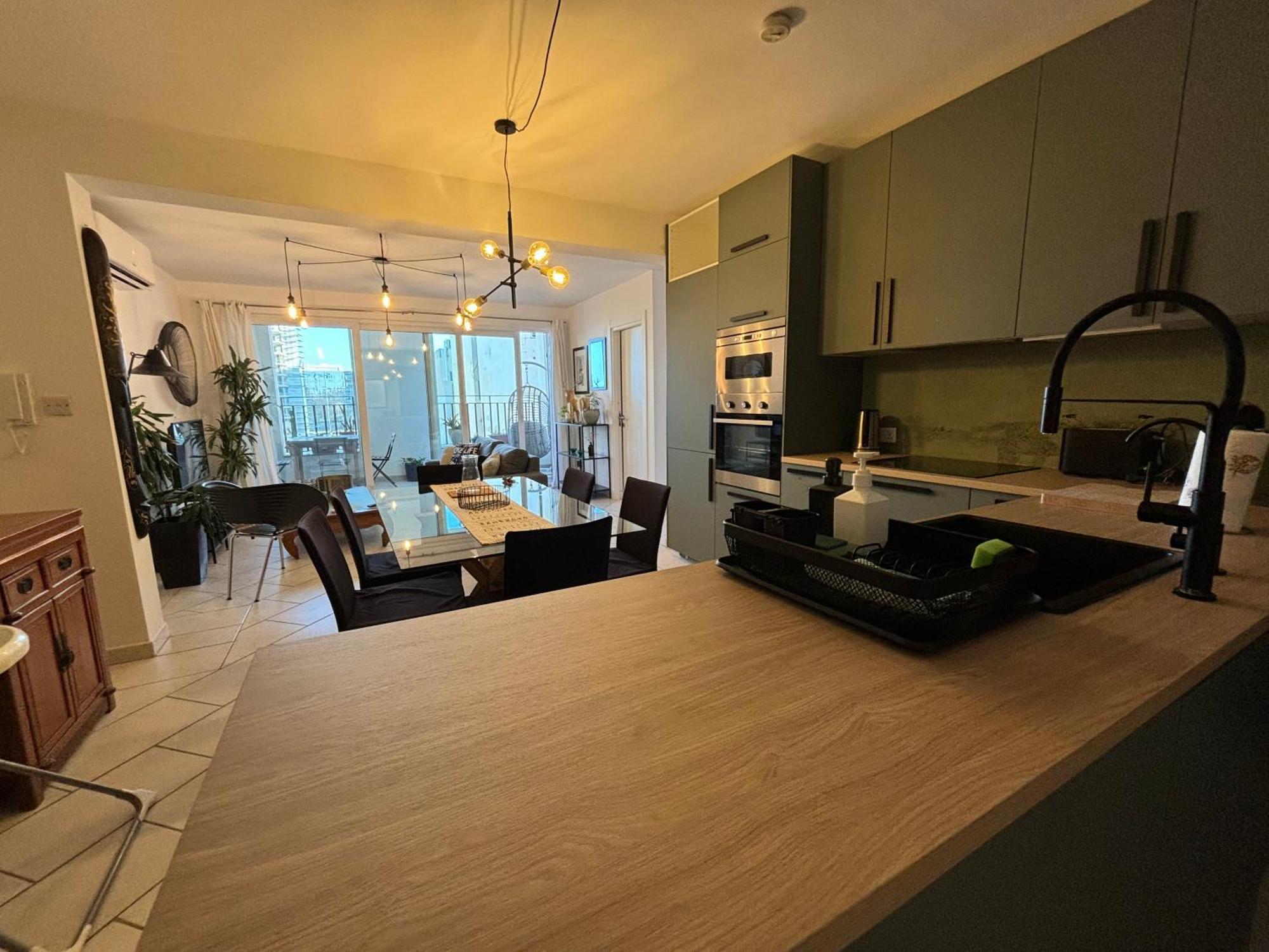 Spacious Seaview Sliema Apt, Steps From Valletta Ferry Exterior photo