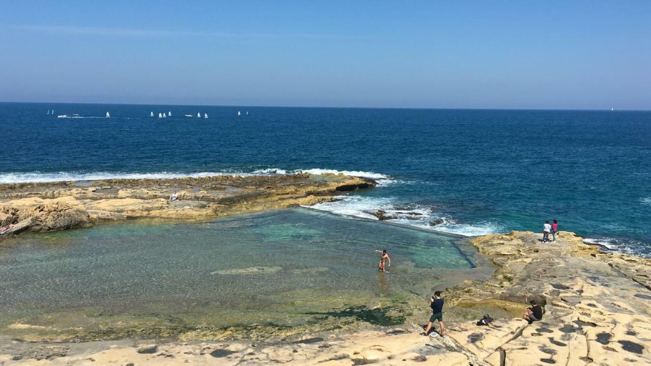 Spacious Seaview Sliema Apt, Steps From Valletta Ferry Exterior photo