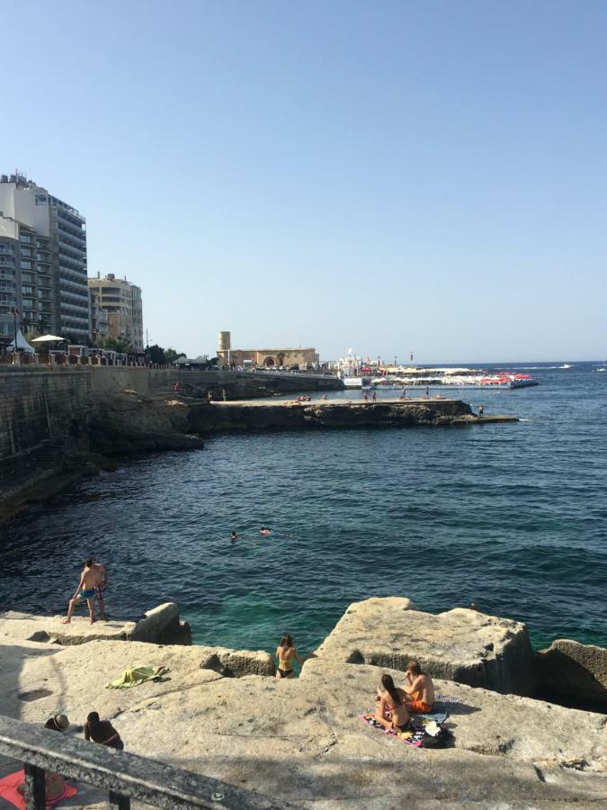 Spacious Seaview Sliema Apt, Steps From Valletta Ferry Exterior photo